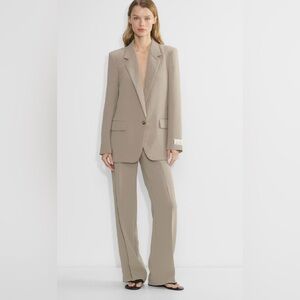 EUC - Aritzia Limitless Crepette Pant - Colour Nomad Taupe? - Size 2